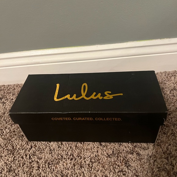 Lulu’s Micah Silver Metallic Tie Up Sandals - Picture 5 of 6